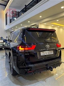 تۆیۆتا لاند کروزەر